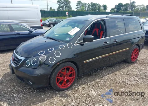 2008 Honda Odyssey Touring z USA, uszkodzony, nr VIN 5FNRL388X8B109847